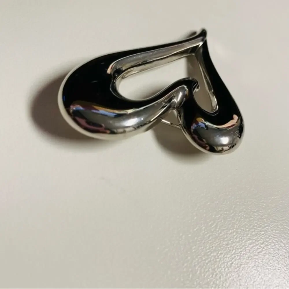 Monet Vintage Signed Silvertone Heart Brooch Pin 2.5” 70s